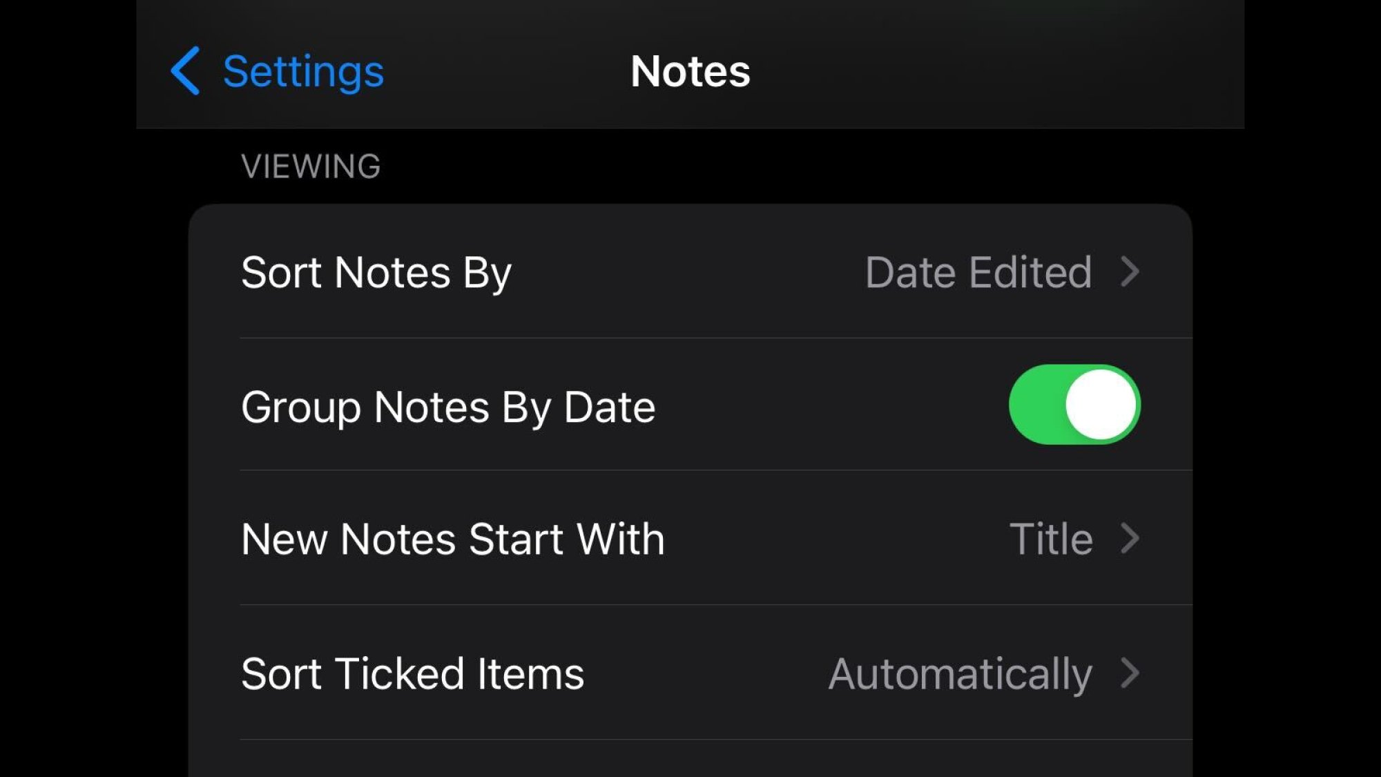 Скриншот настроек Apple Notes, показывающий возможность сортировки заметок по-разному.